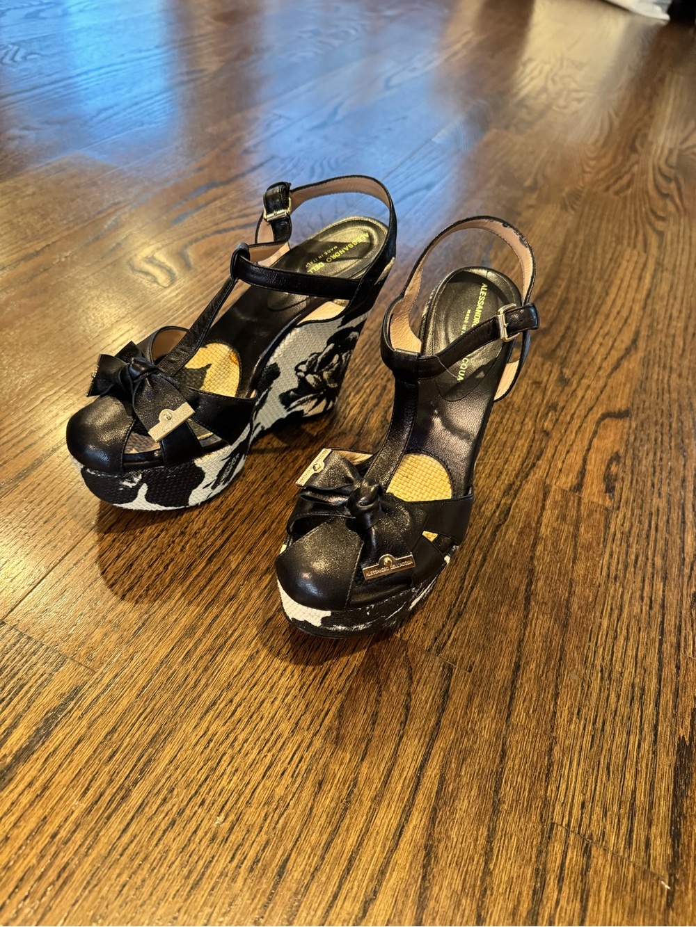 Alessandro Dell'Acqua Black Floral-Print T-Strap Wedge Sandals